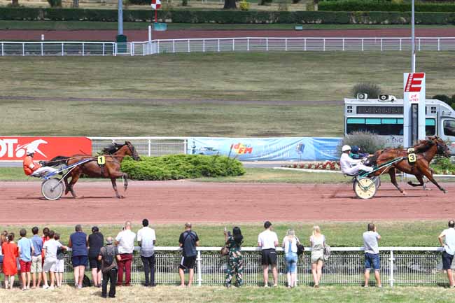 Photo d'arrivée de la course pmu PRIX DE SAINT-CERNIN à ENGHIEN le Mercredi 1 août 2018