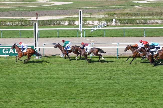 Photo d'arrivée de la course pmu PRIX DE LA BARRELIERE à DEAUVILLE le Vendredi 3 août 2018