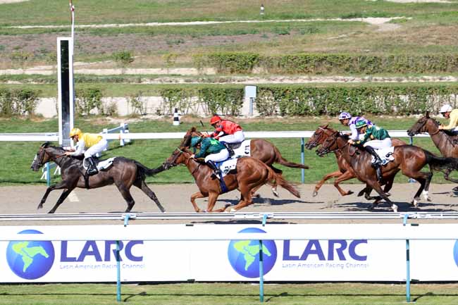 Photo d'arrivée de la course pmu PRIX HIPODROMO DE SAN ISIDRO à DEAUVILLE le Dimanche 5 août 2018