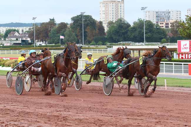 Photo d'arrivée de la course pmu PRIX DE LA CONCORDE à ENGHIEN le Jeudi 9 août 2018