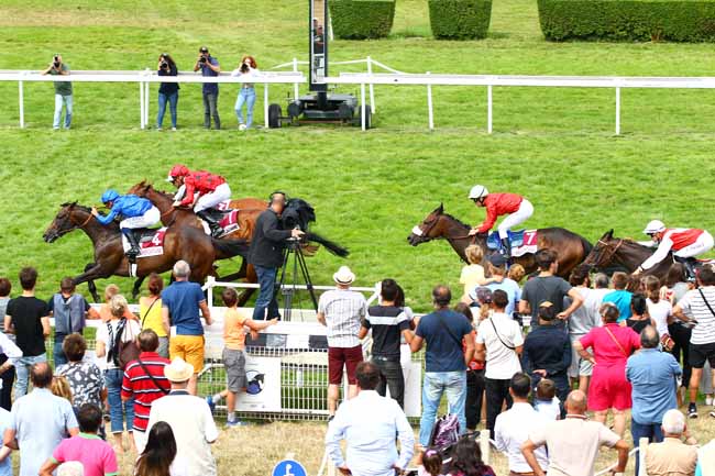 Photo d'arrivée de la course pmu PRIX ARGUMENT à CLAIREFONTAINE le Vendredi 10 août 2018