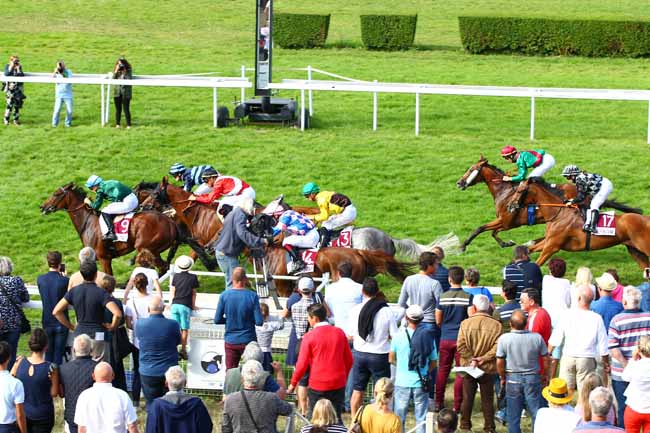 Photo d'arrivée de la course pmu PRIX DES ASTREES à CLAIREFONTAINE le Mardi 14 août 2018