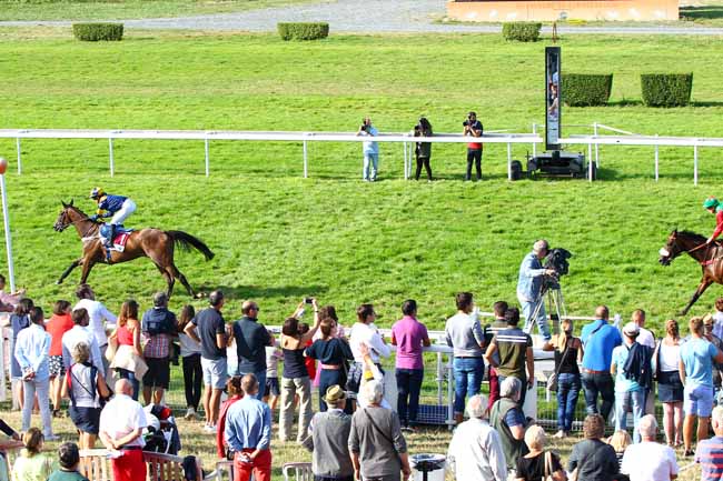 Photo d'arrivée de la course pmu PRIX BUVEURS D'AIR à CLAIREFONTAINE le Mardi 14 août 2018