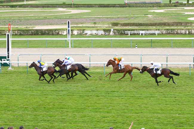Photo d'arrivée de la course pmu PRIX DE L'ORBIQUET à DEAUVILLE le Jeudi 16 août 2018
