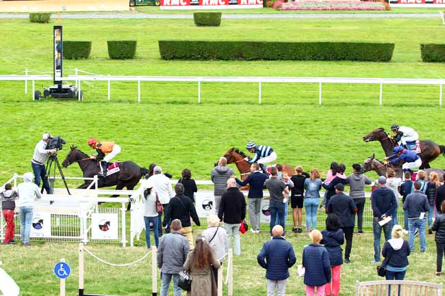 Photo d'arrivée de la course pmu PRIX KENMARE à CLAIREFONTAINE le Lundi 27 août 2018