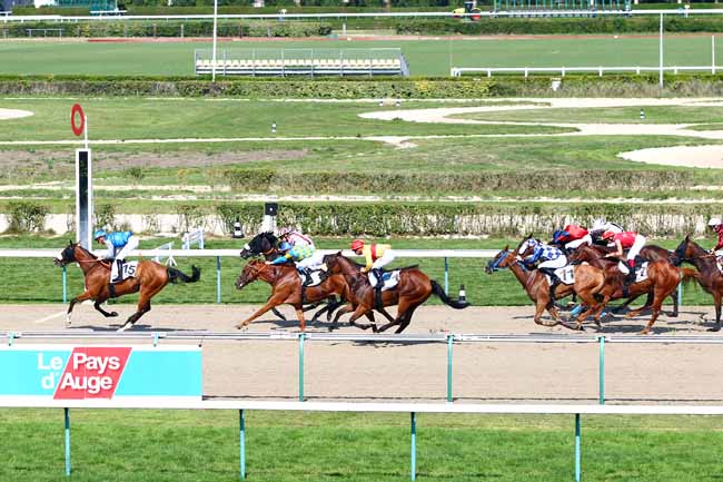 Photo d'arrivée de la course pmu PRIX DE DIEPPE à DEAUVILLE le Mardi 28 août 2018
