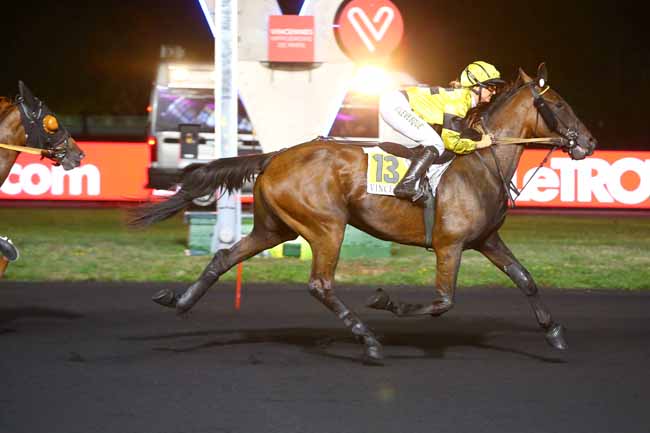 Photo d'arrivée de la course pmu PRIX ABULFEDA à PARIS-VINCENNES le Vendredi 31 août 2018