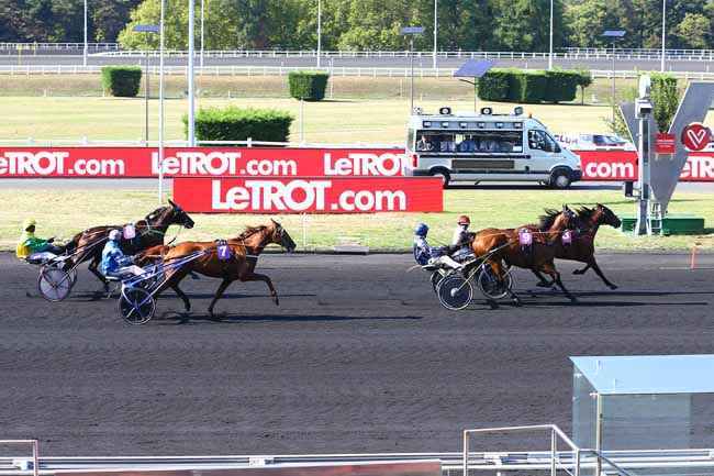Photo d'arrivée de la course pmu PRIX DE BEAUGENCY à PARIS-VINCENNES le Samedi 1 septembre 2018