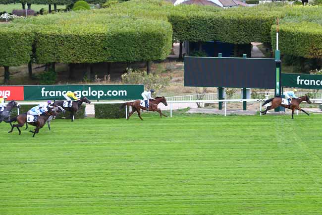 Photo d'arrivée de la course pmu PRIX DU PRIEURE DE JARDY à SAINT-CLOUD le Vendredi 14 septembre 2018