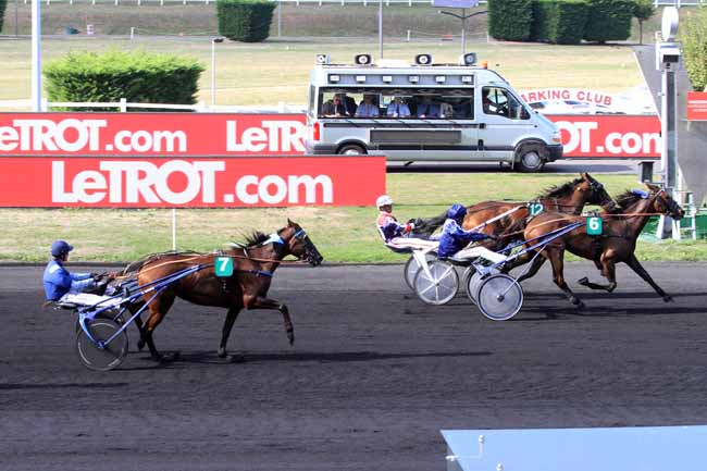 Photo d'arrivée de la course pmu PRIX D'AVALLON à PARIS-VINCENNES le Samedi 15 septembre 2018