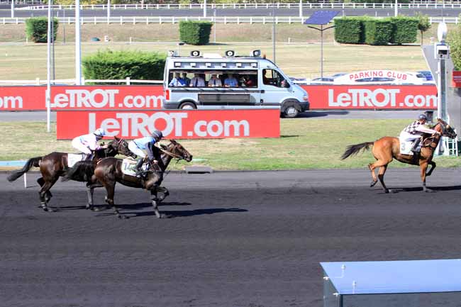Photo d'arrivée de la course pmu PRIX GASTON ROUSSEL à PARIS-VINCENNES le Jeudi 20 septembre 2018