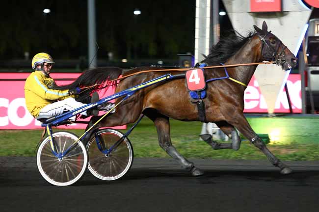 Photo d'arrivée de la course pmu PRIX LACADEIRA à PARIS-VINCENNES le Vendredi 21 septembre 2018