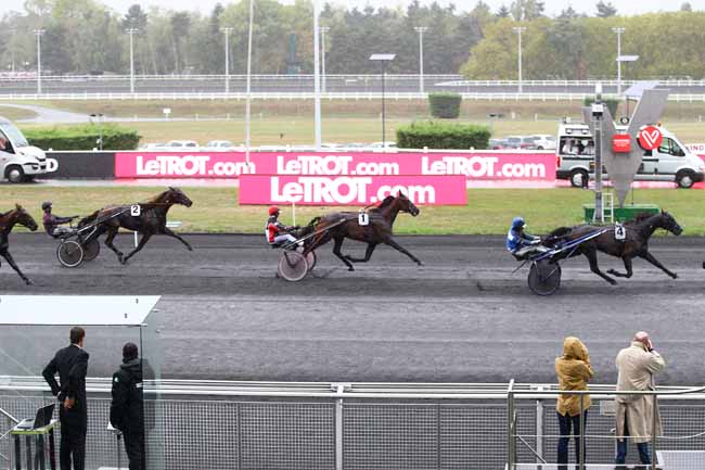 Photo d'arrivée de la course pmu PRIX DE CLERMONT-FERRAND à PARIS-VINCENNES le Dimanche 23 septembre 2018