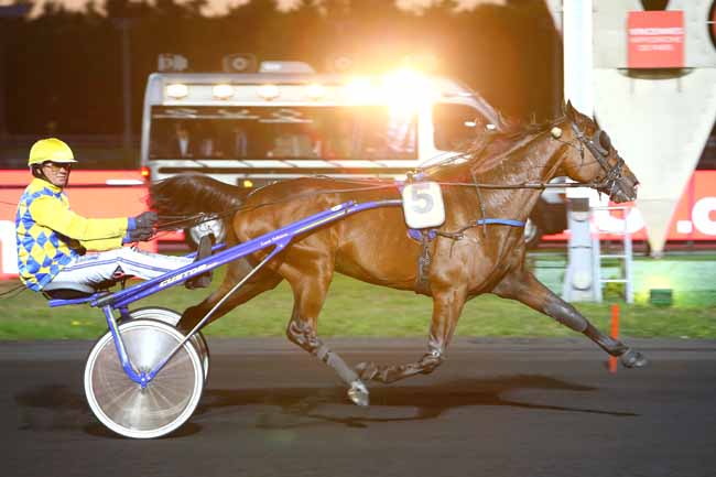 Photo d'arrivée de la course pmu PRIX VELLEDA à PARIS-VINCENNES le Mardi 25 septembre 2018
