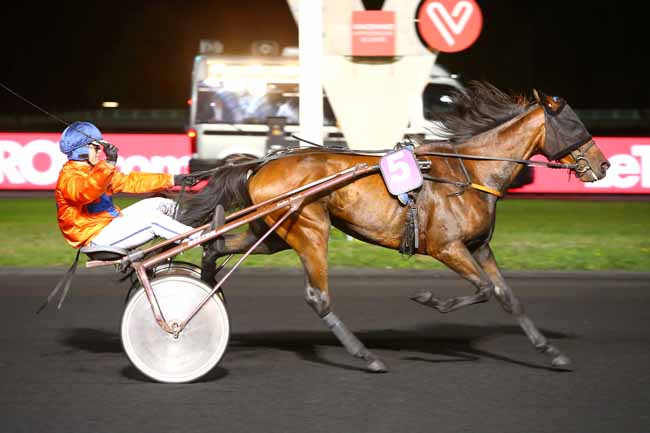 Photo d'arrivée de la course pmu PRIX ADARA à PARIS-VINCENNES le Mardi 25 septembre 2018