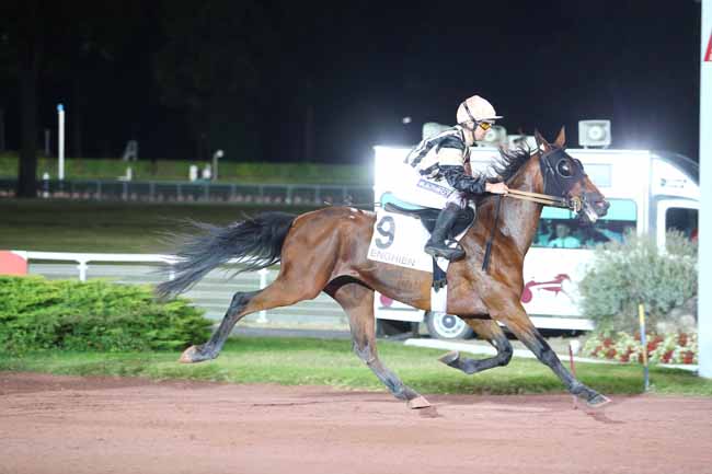 Photo d'arrivée de la course pmu PRIX DE VENISSIEUX à ENGHIEN le Jeudi 27 septembre 2018