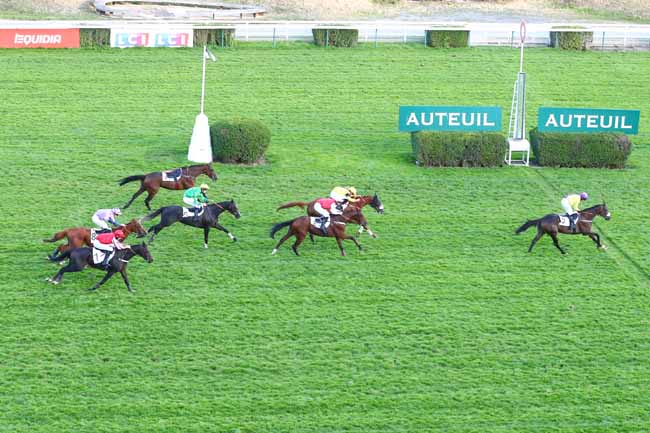 Photo d'arrivée de la course pmu PRIX JULIEN DECRION à AUTEUIL le Samedi 29 septembre 2018