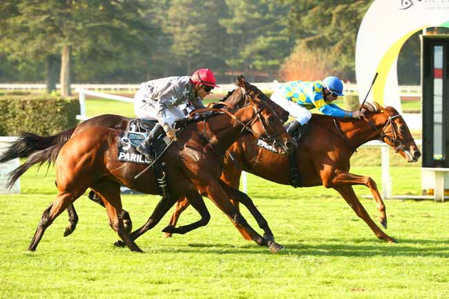 Photo d'arrivée de la course pmu PRIX DOCTEUR DUGOUJON à LYON-PARILLY le Mardi 9 octobre 2018