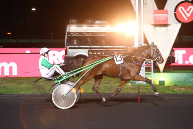 Photo d'arrivée de la course pmu PRIX ANDROMEDA à PARIS-VINCENNES le Mardi 9 octobre 2018