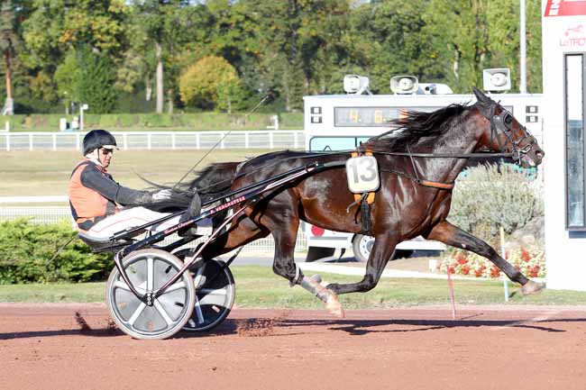 Photo d'arrivée de la course pmu PRIX DE LA PORTE DE SAINT-MANDE à ENGHIEN le Mercredi 10 octobre 2018