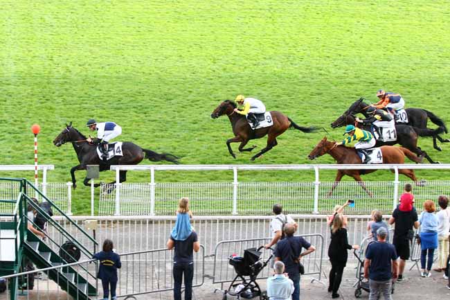 Photo d'arrivée de la course pmu PRIX DE NEAUPHLE-LE-VIEUX à MAISONS-LAFFITTE le Samedi 13 octobre 2018