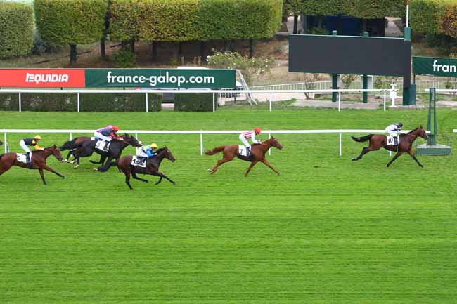 Photo d'arrivée de la course pmu PRIX VAMOS à SAINT-CLOUD le Mercredi 17 octobre 2018