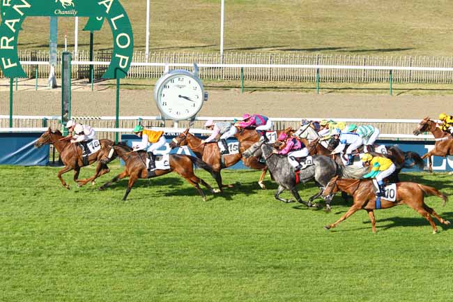Photo d'arrivée de la course pmu PRIX DU PONT DE FLANDRES à CHANTILLY le Dimanche 21 octobre 2018