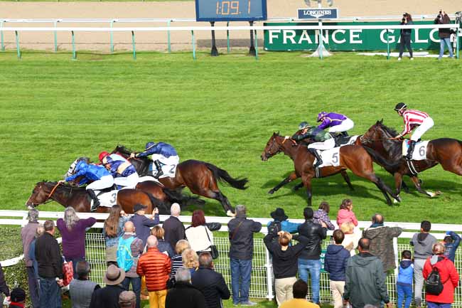 Photo d'arrivée de la course pmu PRIX ZEDDAAN à DEAUVILLE le Mardi 23 octobre 2018
