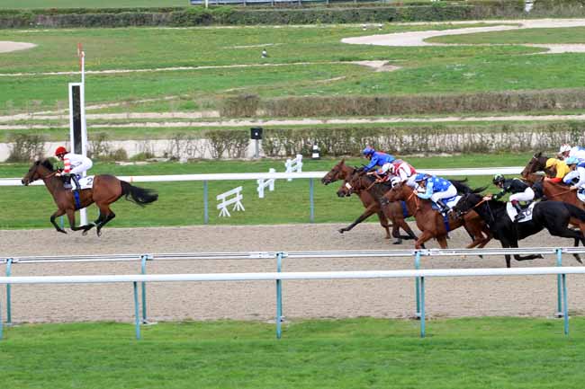 Photo d'arrivée de la course pmu PRIX DES CORDELLES à DEAUVILLE le Jeudi 25 octobre 2018
