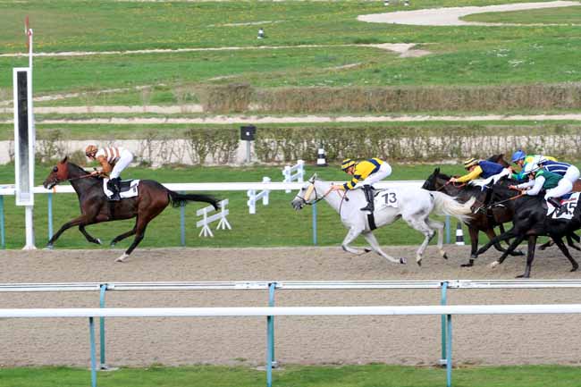 Photo d'arrivée de la course pmu PRIX DES GODERELLES à DEAUVILLE le Jeudi 25 octobre 2018