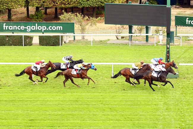 Photo d'arrivée de la course pmu PRIX DE LA VIEILLE ROUTE à SAINT-CLOUD le Mardi 30 octobre 2018