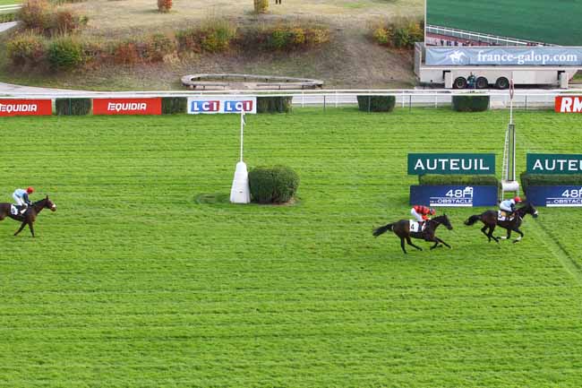 Photo d'arrivée de la course pmu 118EME PRIX DE FRANCE à AUTEUIL le Samedi 3 novembre 2018
