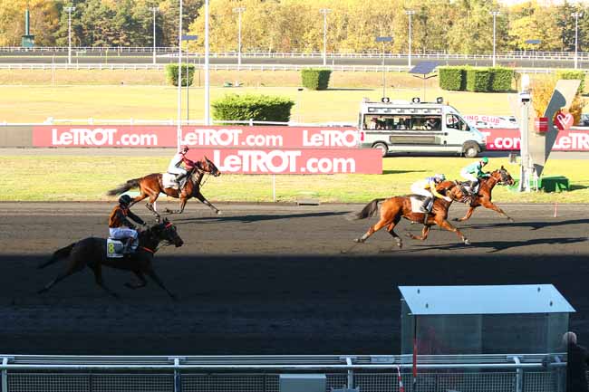 Photo d'arrivée de la course pmu PRIX REYNOLDS à PARIS-VINCENNES le Lundi 5 novembre 2018