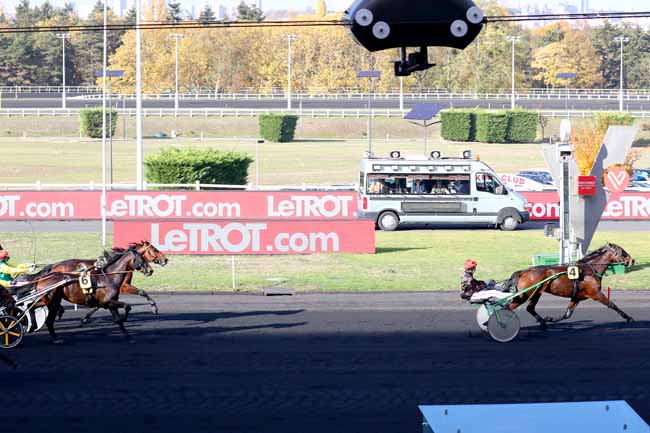 Photo d'arrivée de la course pmu PRIX MARCEL LAURENT à PARIS-VINCENNES le Jeudi 8 novembre 2018
