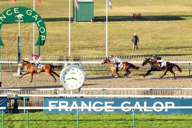 Photo d'arrivée de la course pmu PRIX DE LA FORET DE L'ISLE-ADAM à CHANTILLY le Mardi 13 novembre 2018