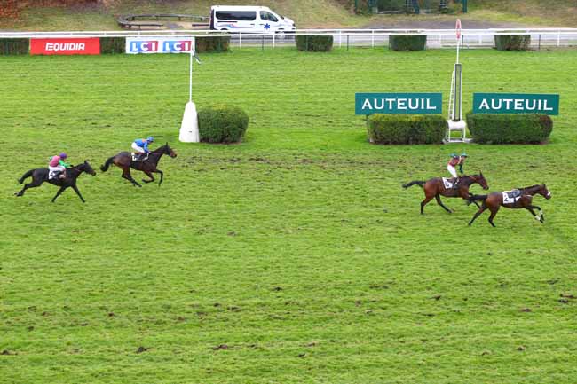 Photo d'arrivée de la course pmu PRIX GEORGES COURTOIS à AUTEUIL le Dimanche 25 novembre 2018