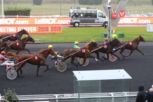 Photo d'arrivée de la course pmu PRIX DE BRETIGNY à PARIS-VINCENNES le Lundi 26 novembre 2018