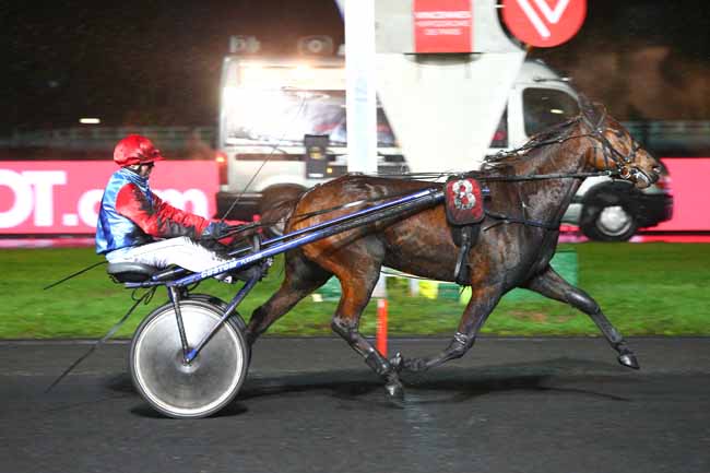 Photo d'arrivée de la course pmu PRIX OTTILIA à PARIS-VINCENNES le Mardi 27 novembre 2018