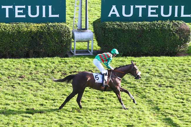 Photo d'arrivée de la course pmu PRIX LE PONTET à AUTEUIL le Vendredi 30 novembre 2018