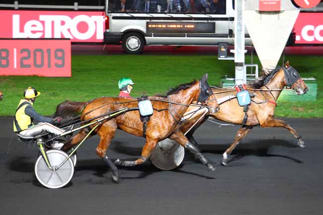 Photo d'arrivée de la course pmu PRIX DE LIMERMONT à PARIS-VINCENNES le Samedi 8 décembre 2018