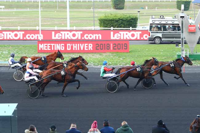 Photo d'arrivée de la course pmu PRIX DE TOURCOING à PARIS-VINCENNES le Vendredi 14 décembre 2018