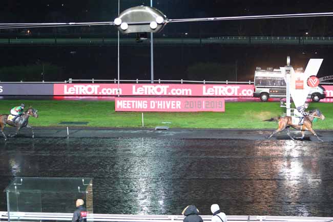 Photo d'arrivée de la course pmu PRIX DE THOUARS à PARIS-VINCENNES le Samedi 15 décembre 2018