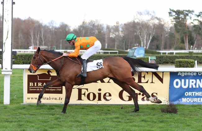 Photo d'arrivée de la course pmu PRIX DE MONEIN à PAU le Mercredi 19 décembre 2018