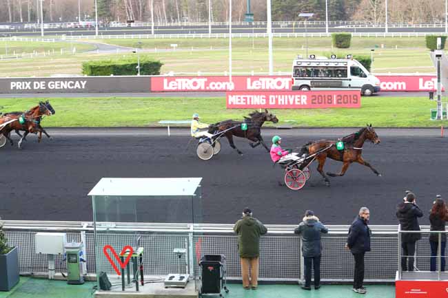 Photo d'arrivée de la course pmu PRIX DE GENCAY à PARIS-VINCENNES le Mercredi 19 décembre 2018