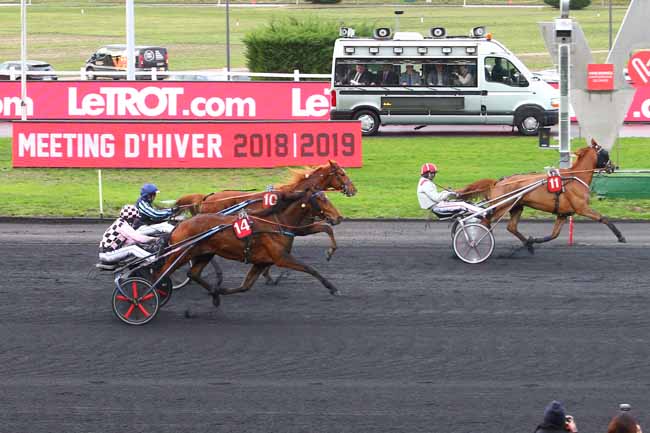 Photo d'arrivée de la course pmu PRIX DE PLOUESCAT à PARIS-VINCENNES le Samedi 22 décembre 2018