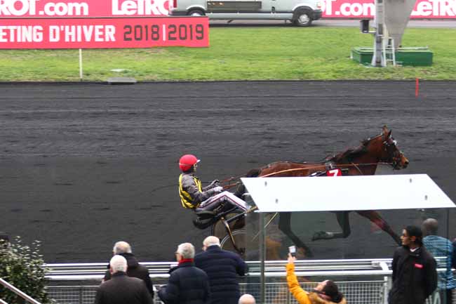 Photo d'arrivée de la course pmu PRIX DE NOZAY à PARIS-VINCENNES le Dimanche 30 décembre 2018