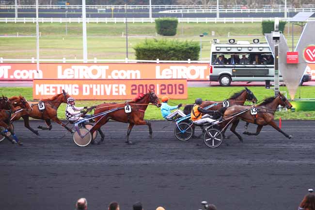 Photo d'arrivée de la course pmu PRIX DE LIBOURNE à PARIS-VINCENNES le Lundi 31 décembre 2018