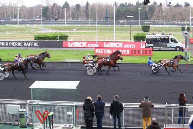 Photo d'arrivée de la course pmu PRIX DE CORDEMAIS à PARIS-VINCENNES le Mardi 1 janvier 2019