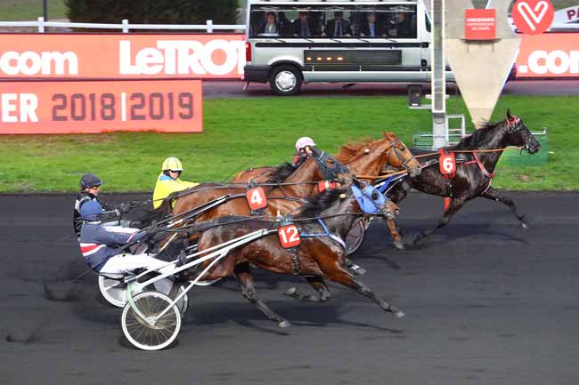Photo d'arrivée de la course pmu PRIX D'ANGOULEME à PARIS-VINCENNES le Mardi 1 janvier 2019