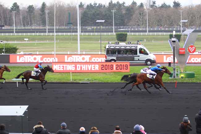 Photo d'arrivée de la course pmu PRIX LEON TACQUET à PARIS-VINCENNES le Samedi 5 janvier 2019